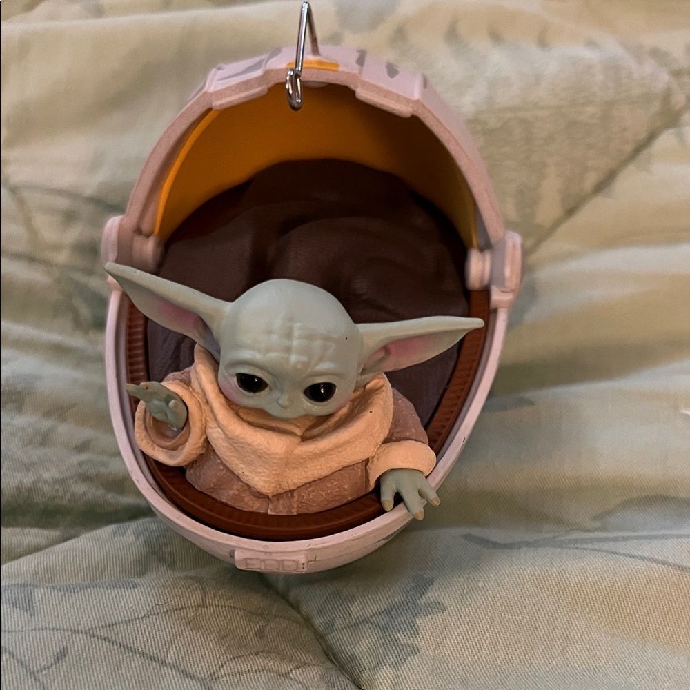 Disney hallmark Baby Yoda Figure in Hover Cradle
